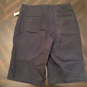 *TALBOTS* Black Bermuda Short Slacks Sz 12 NWT